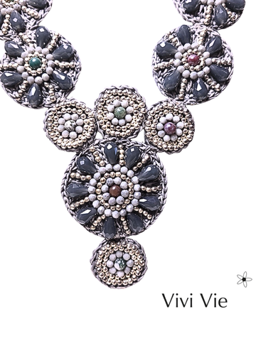 A statment necklace to create your   unique  style.