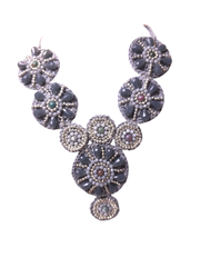A statment necklace to create your   unique  style.