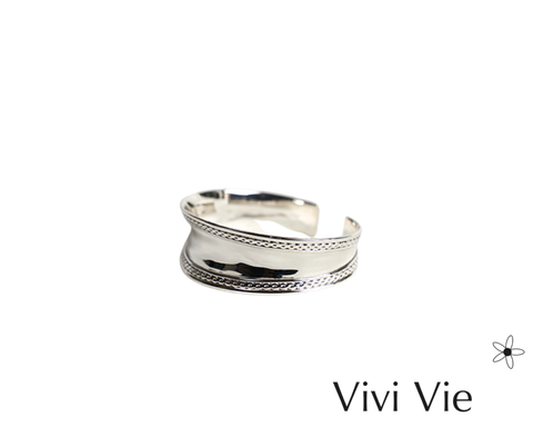 Sterling silver polished concave cuff braclet.