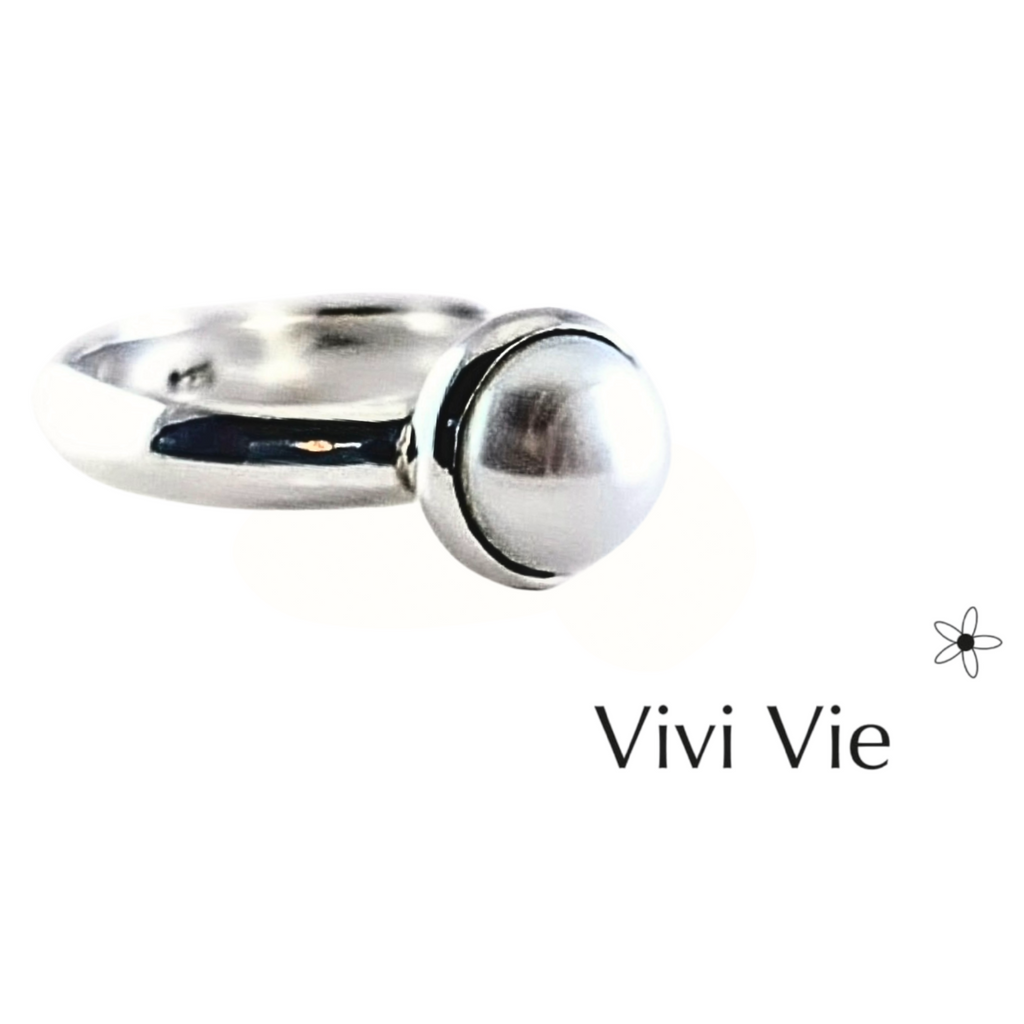 Parl & sterling silver ring.