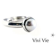 Parl & sterling silver ring.