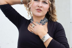 A statment necklace to create your   unique  style.
